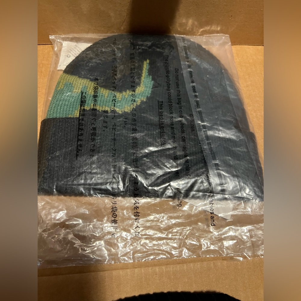 COPY - Coach Rexy Knit Beanie new with tags in packaging - Picture 4 of 7